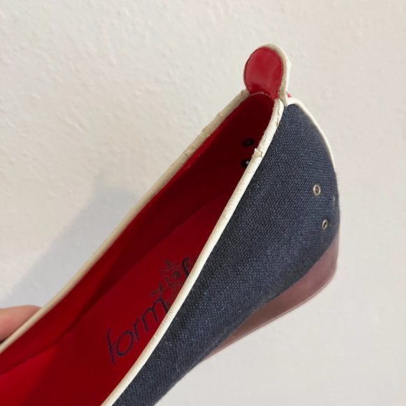 Adorable Vegan Wedge Shoes - Size 9 - Blue and Red - Form and Fauna - Picture 15 of 15